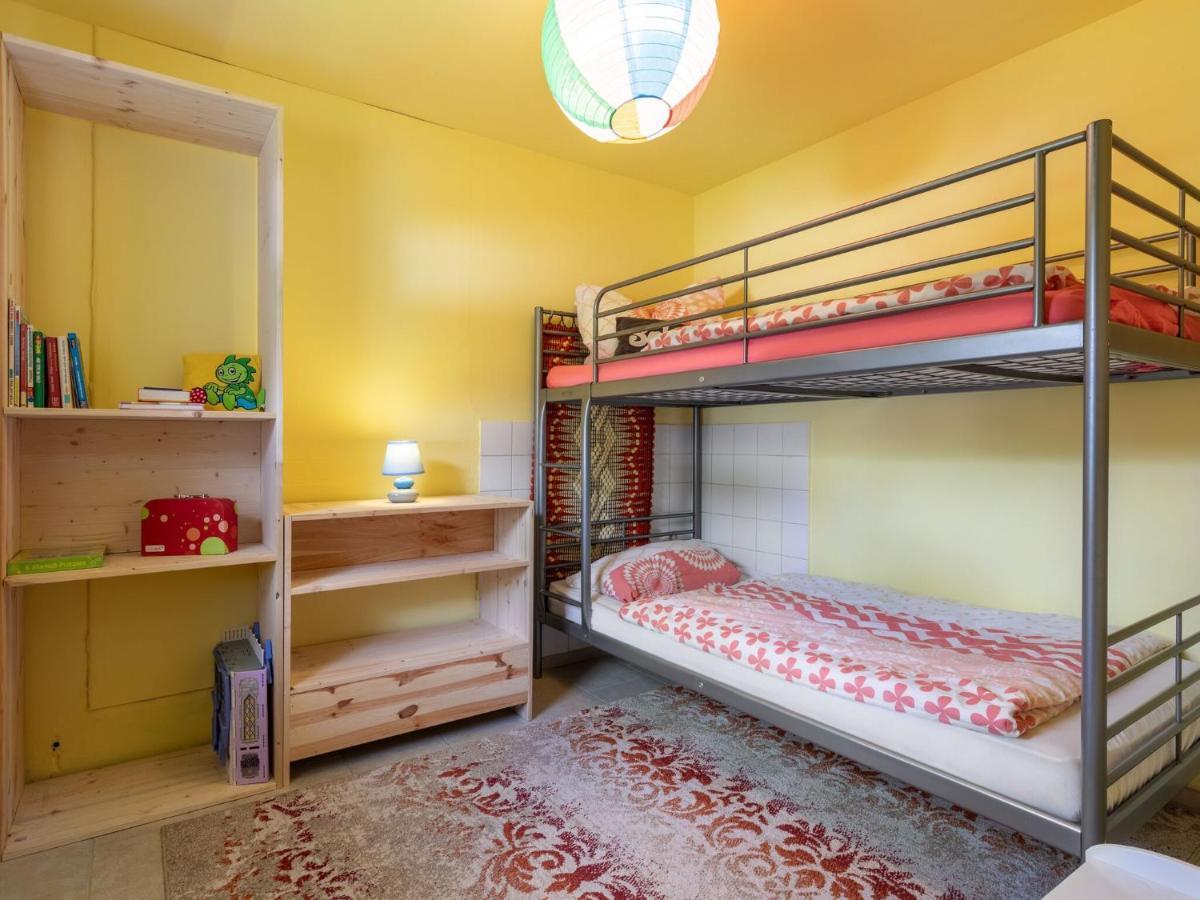 Snug Holiday Home In Divitz Spoldershagen Near Skydiving Bagian luar foto