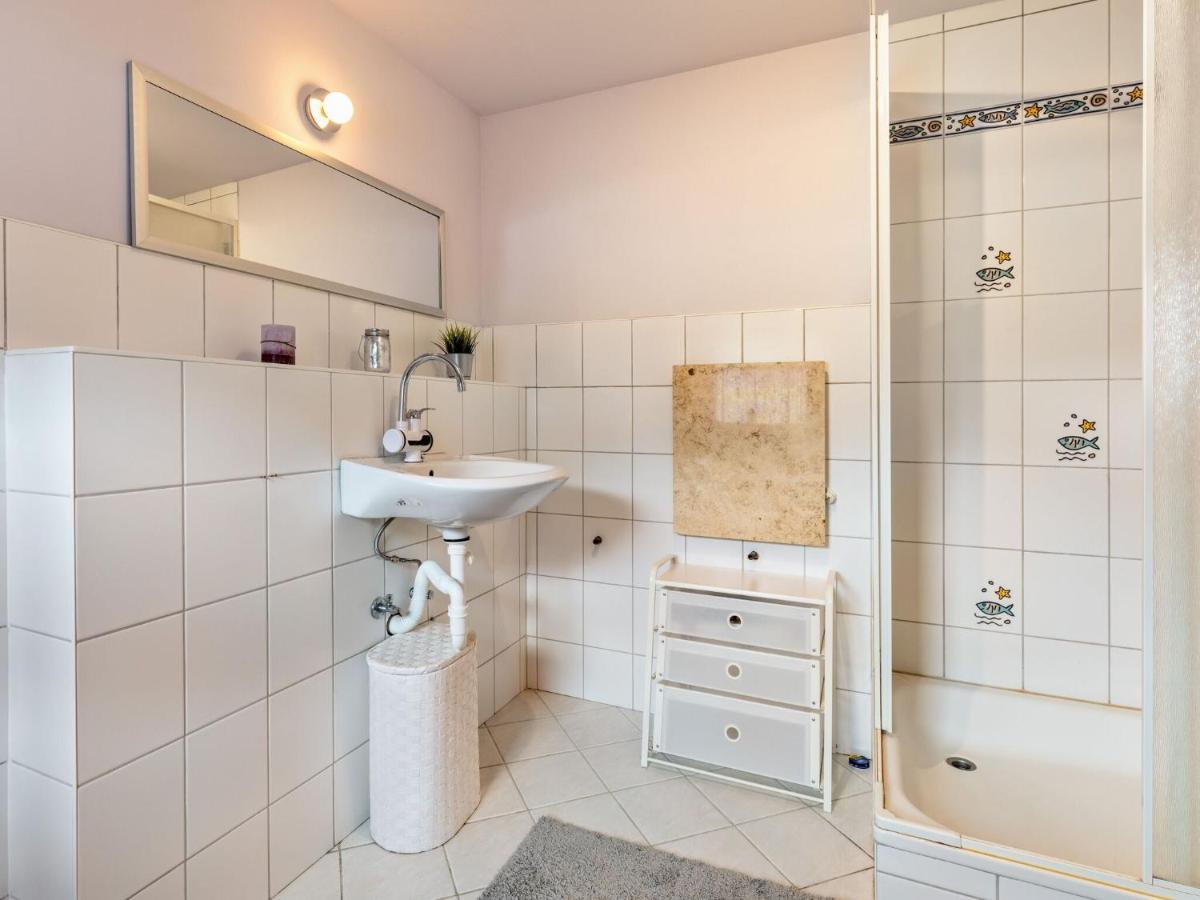 Snug Holiday Home In Divitz Spoldershagen Near Skydiving Bagian luar foto