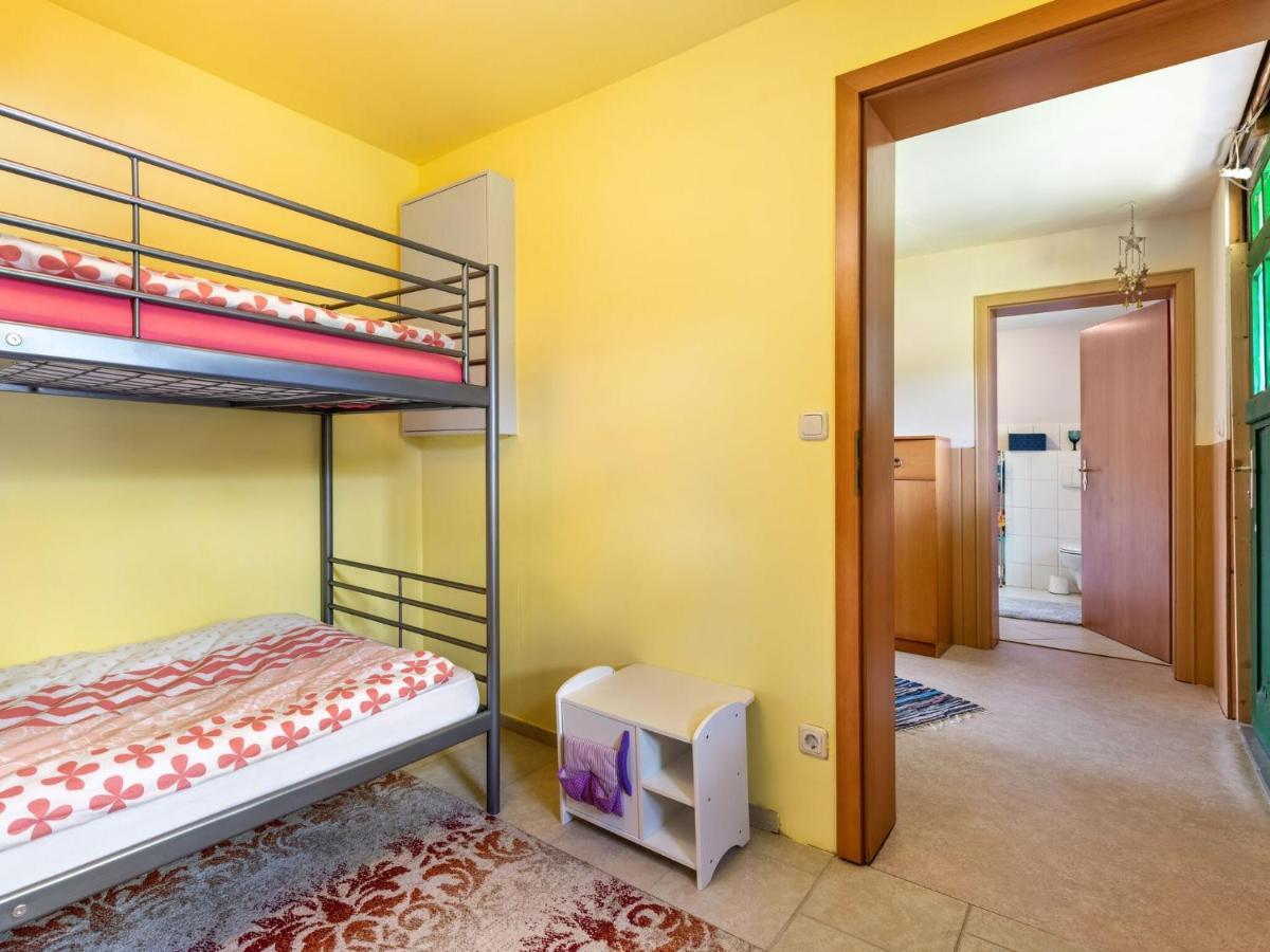 Snug Holiday Home In Divitz Spoldershagen Near Skydiving Bagian luar foto